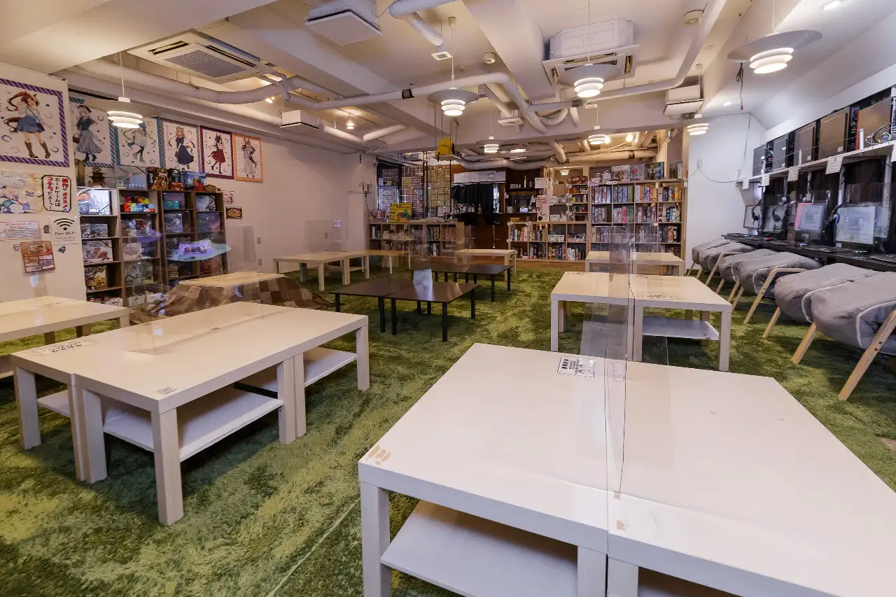 駄菓子の食べ放題？ゲームバーG-HOLICの店舗情報【ボードゲームカフェ 大阪】